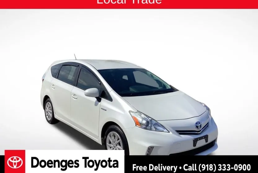 2014 Toyota Prius V Three photo 1