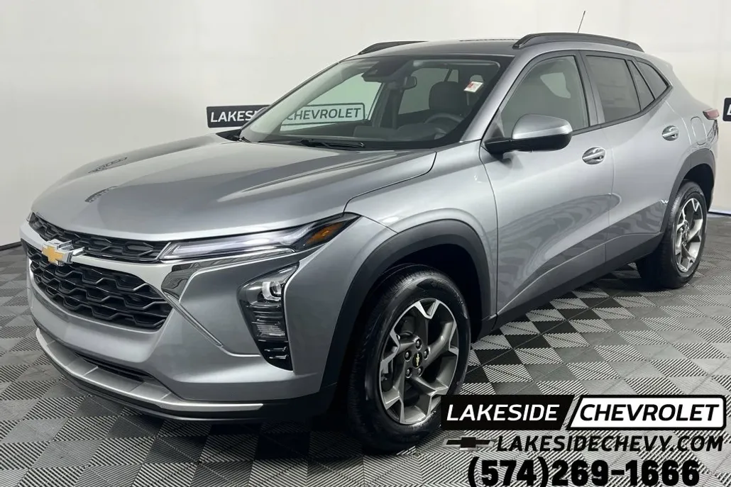2025 Chevrolet Trax LT photo 1