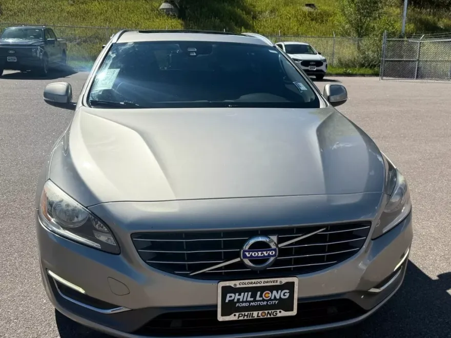 2015 Volvo V60 T5 Premier photo 1