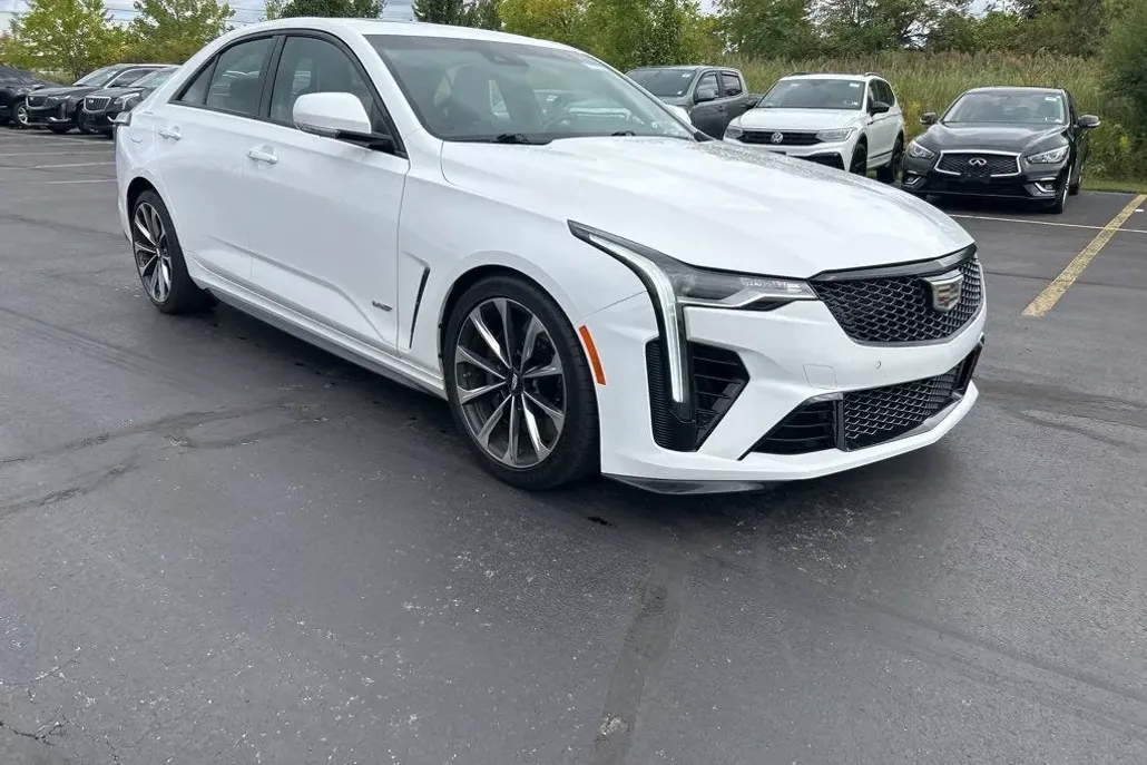 2023 Cadillac CT4 photo 1
