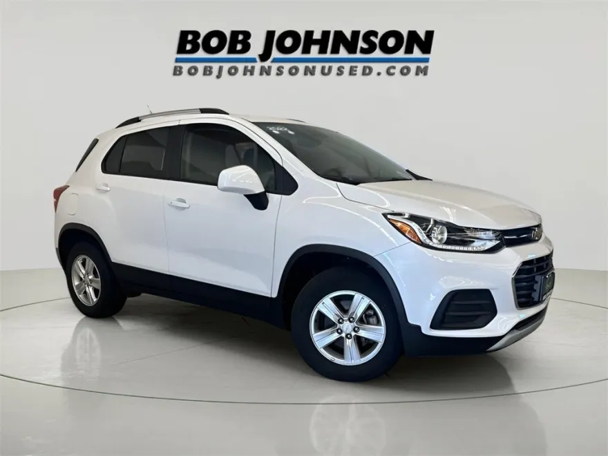 2022 Chevrolet Trax LT photo 1