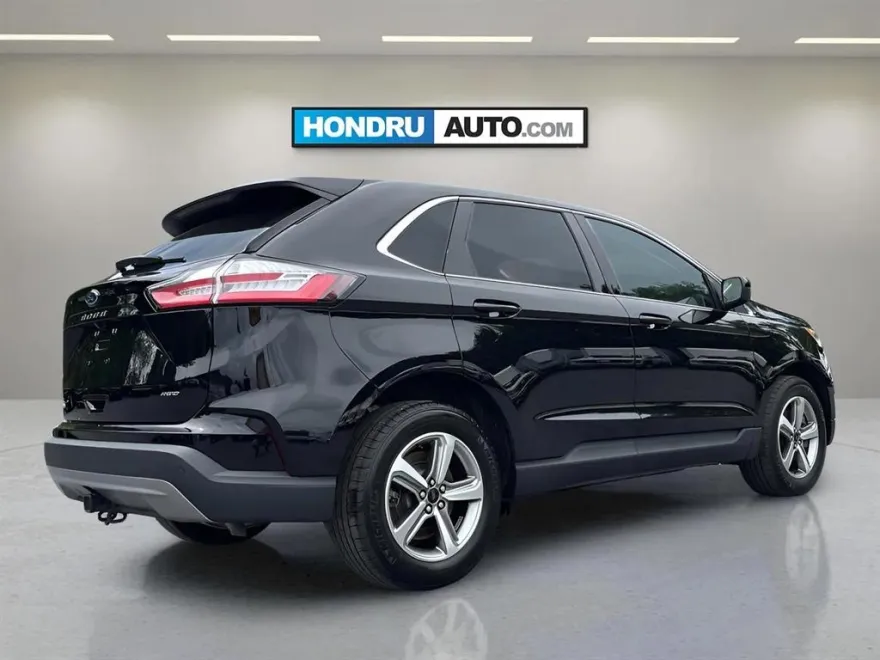 2023 Ford Edge SEL photo 1