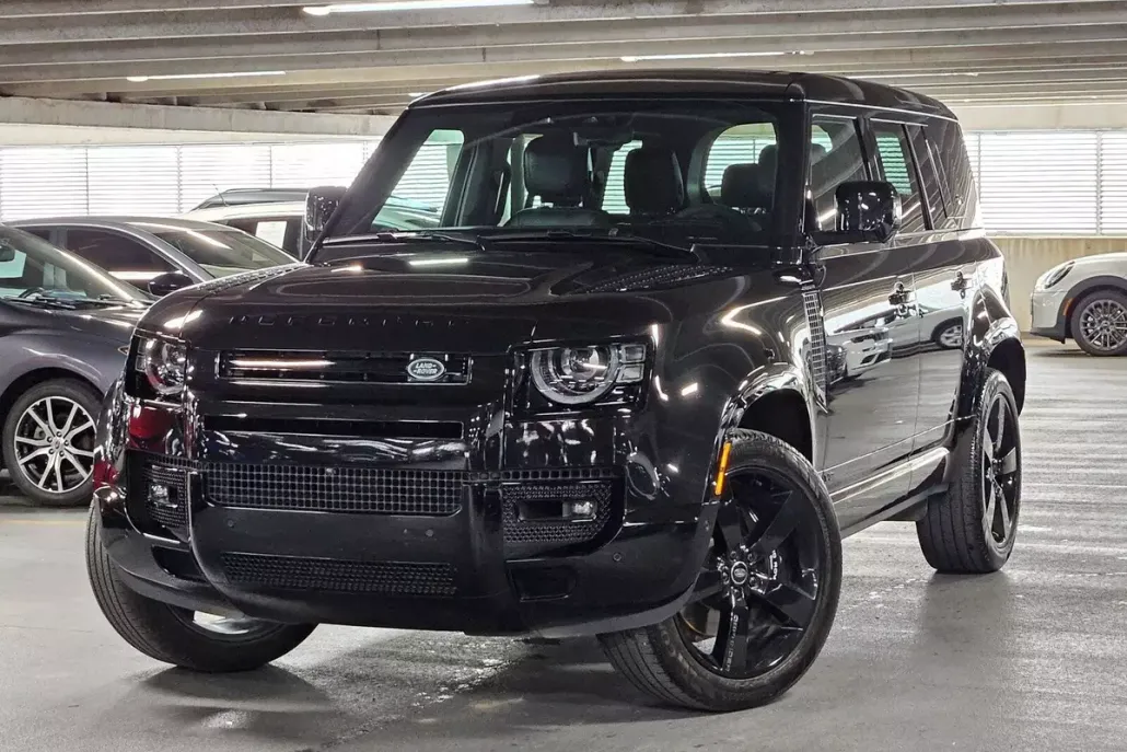 2023 Land Rover Defender V8 photo 1
