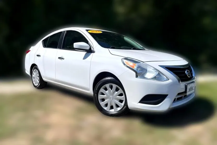 2018 Nissan Versa Sedan S photo 1