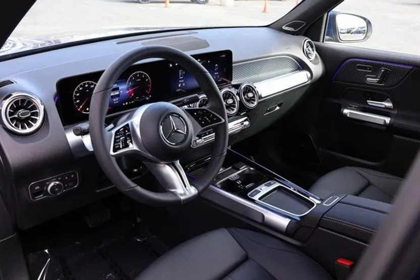 2024 Mercedes Benz GLB 250 photo 1