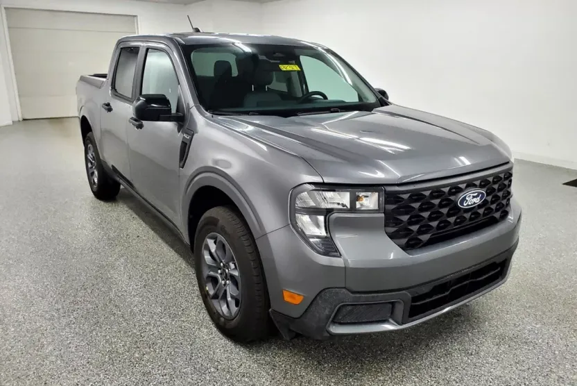 2025 Ford Maverick XLT photo 1