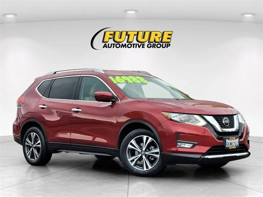 2019 Nissan Rogue SV photo 1