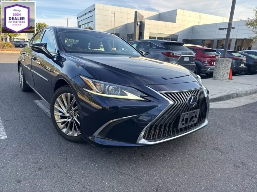 2019 Lexus ES 300h Luxury photo 1