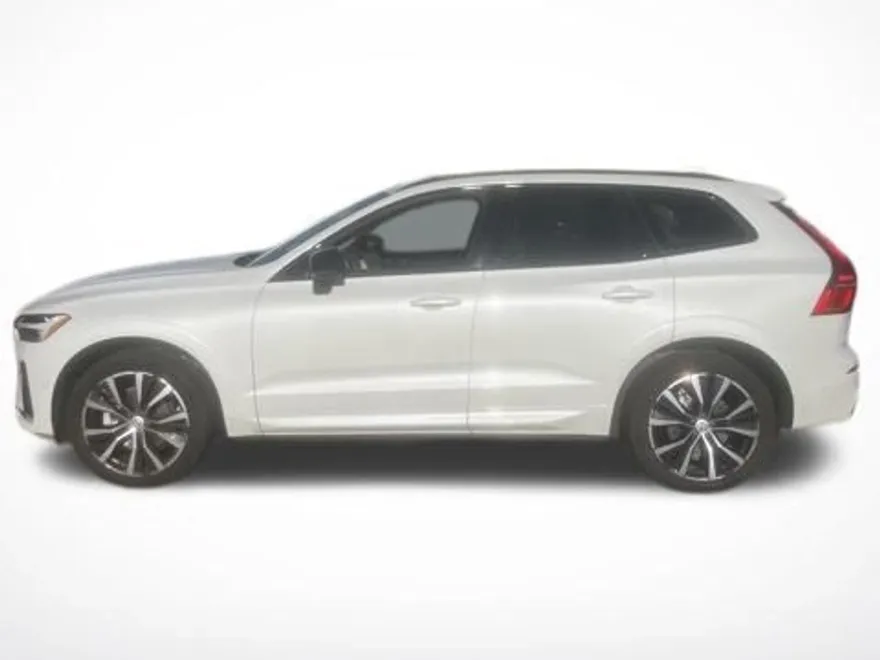2023 Volvo XC60 B5 Plus photo 1