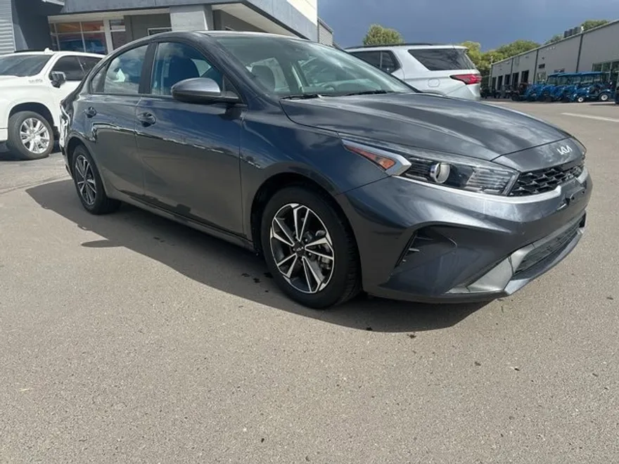 2024 Kia Forte LXS photo 1