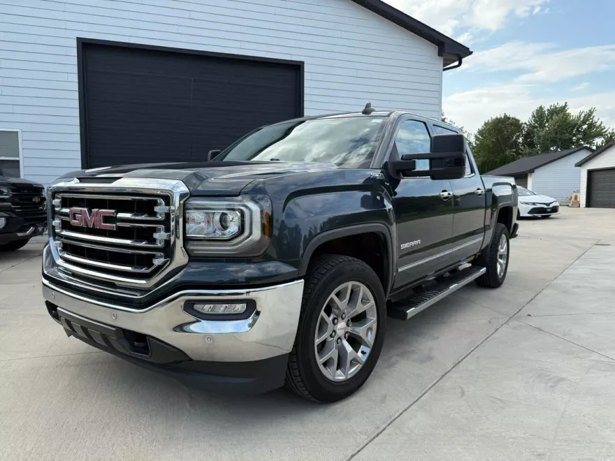 2017 Gmc Sierra 1500 SLT photo 1