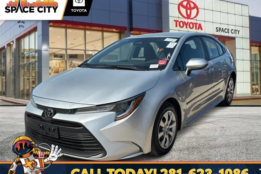 2025 Toyota Corolla LE photo 1