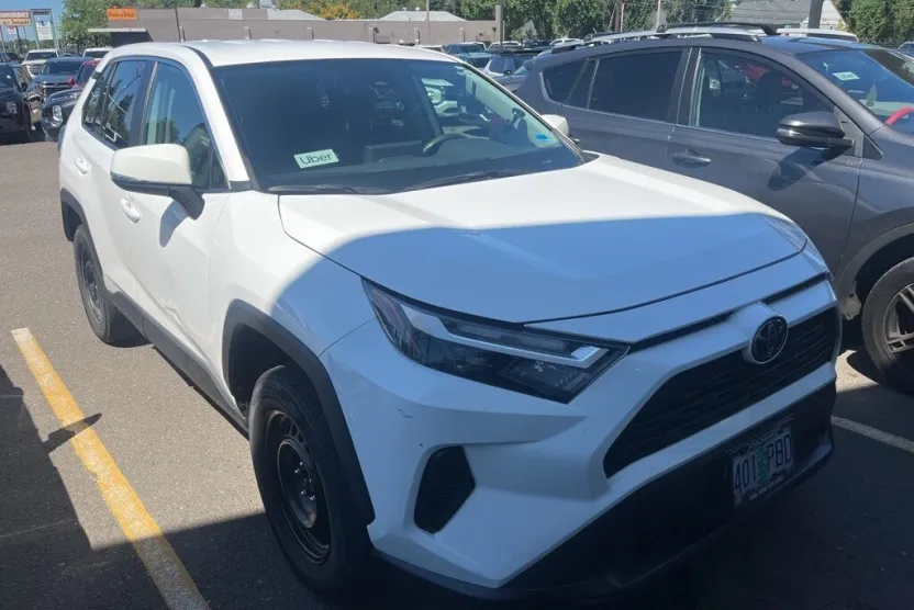2023 Toyota RAV4 LE photo 1