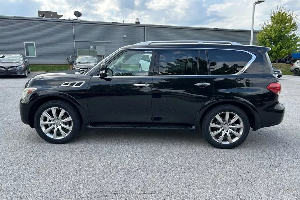 2013 Infiniti QX56 Base photo 1
