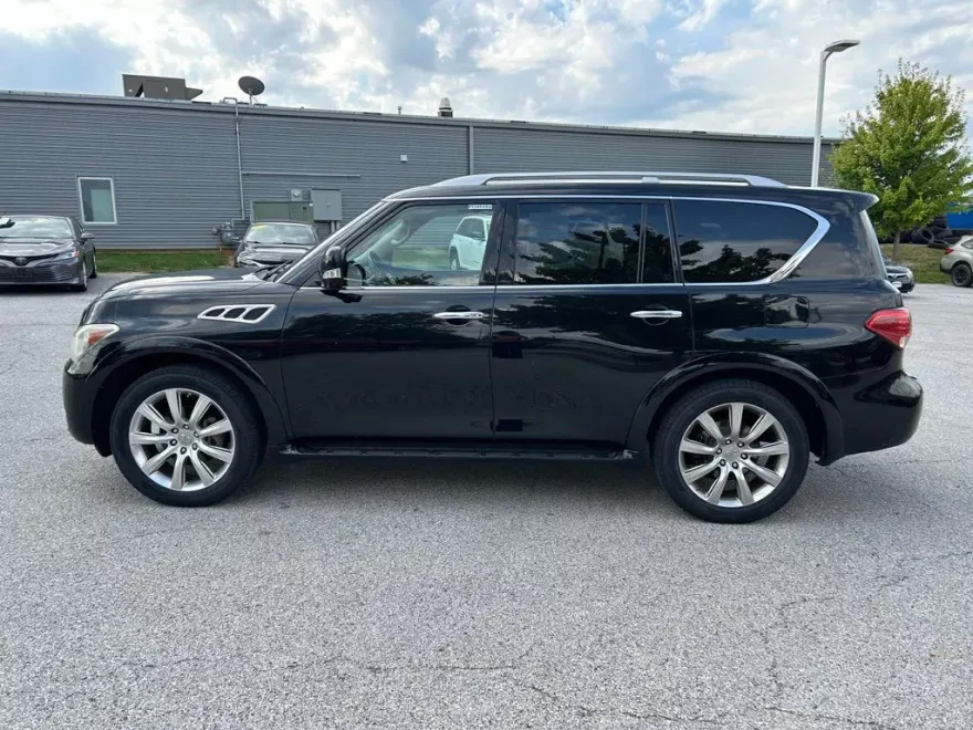 2013 Infiniti QX56 Base photo 1