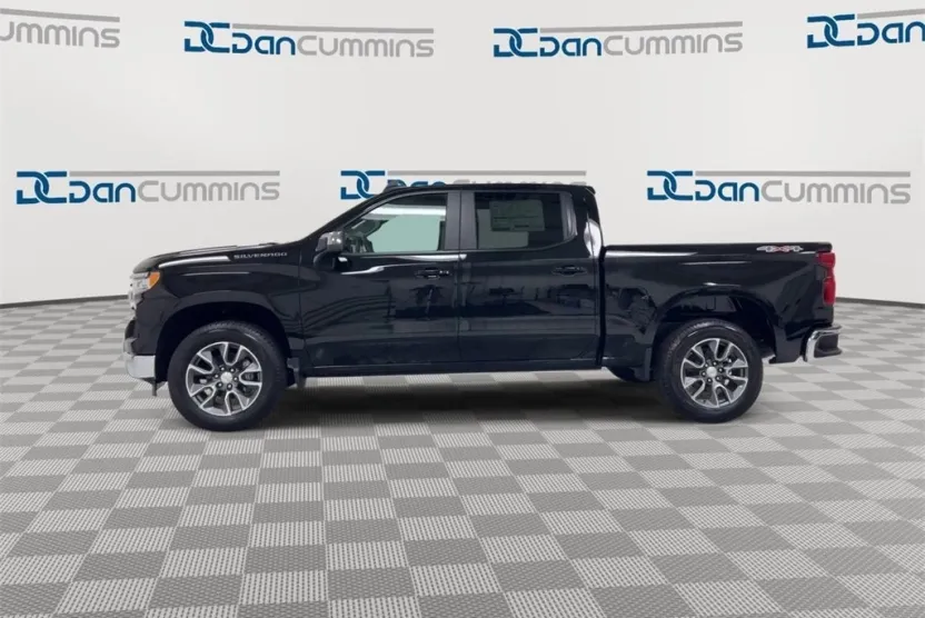 2025 Chevrolet Silverado 1500 LT photo 1