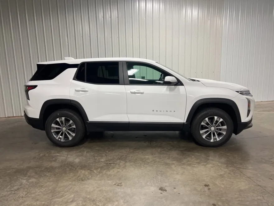 2026 Chevrolet Equinox LT photo 1