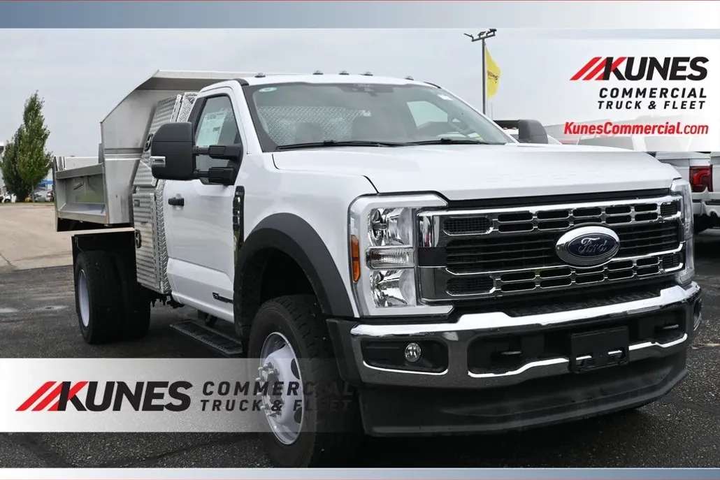 2025 Ford F-600 photo 1