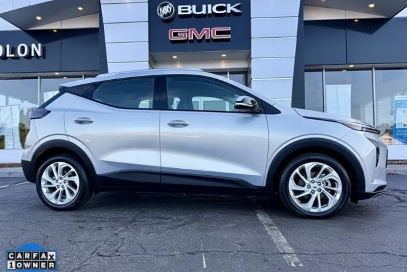 2023 Chevrolet Bolt EUV photo 1