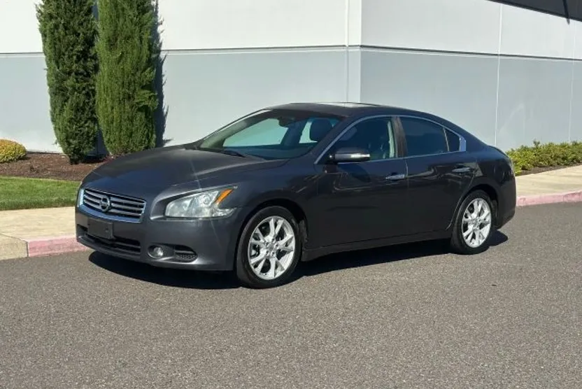 2012 Nissan Maxima SV photo 1