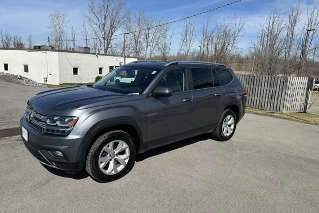 2018 Volkswagen Atlas V6 SE photo 1