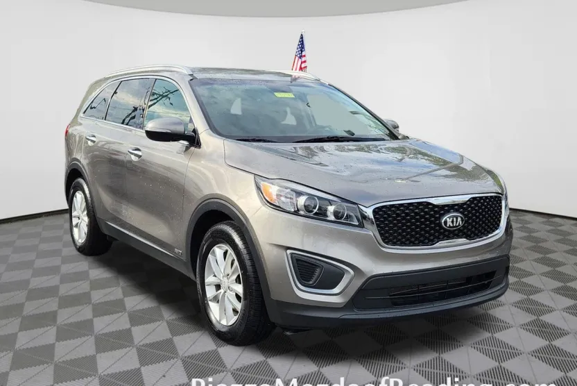 2016 Kia Sorento LX photo 1