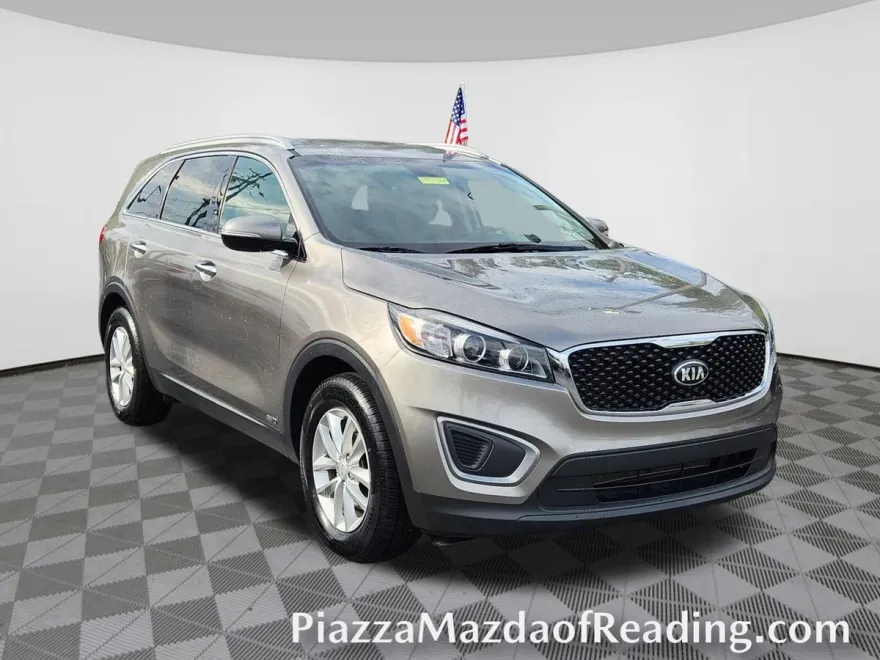 2016 Kia Sorento LX photo 1