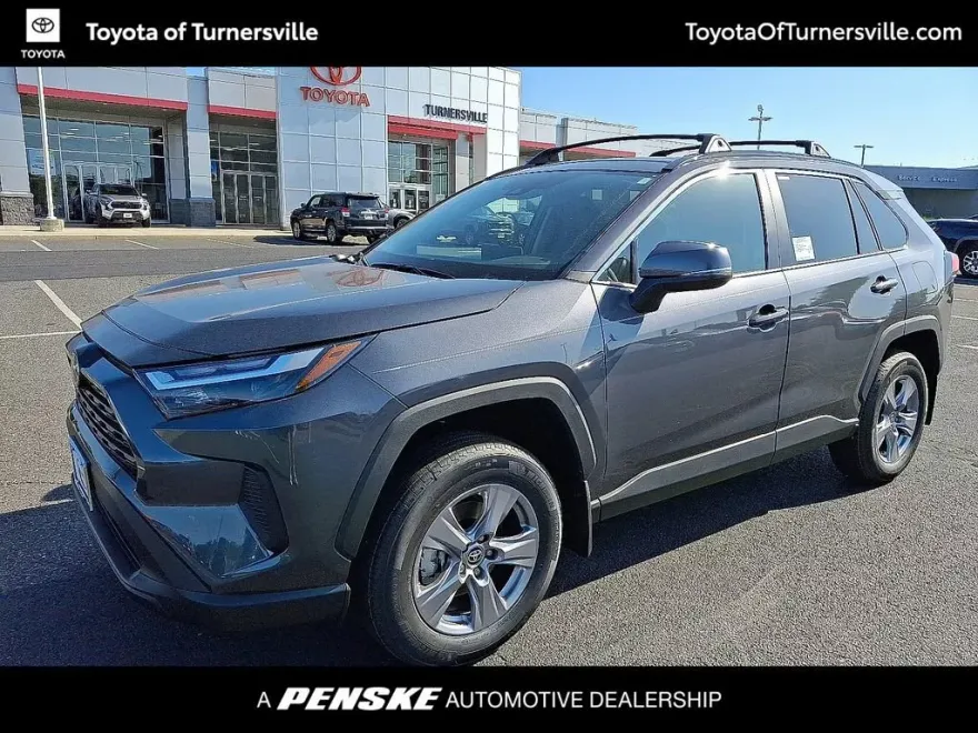 2025 Toyota RAV4 XLE photo 1
