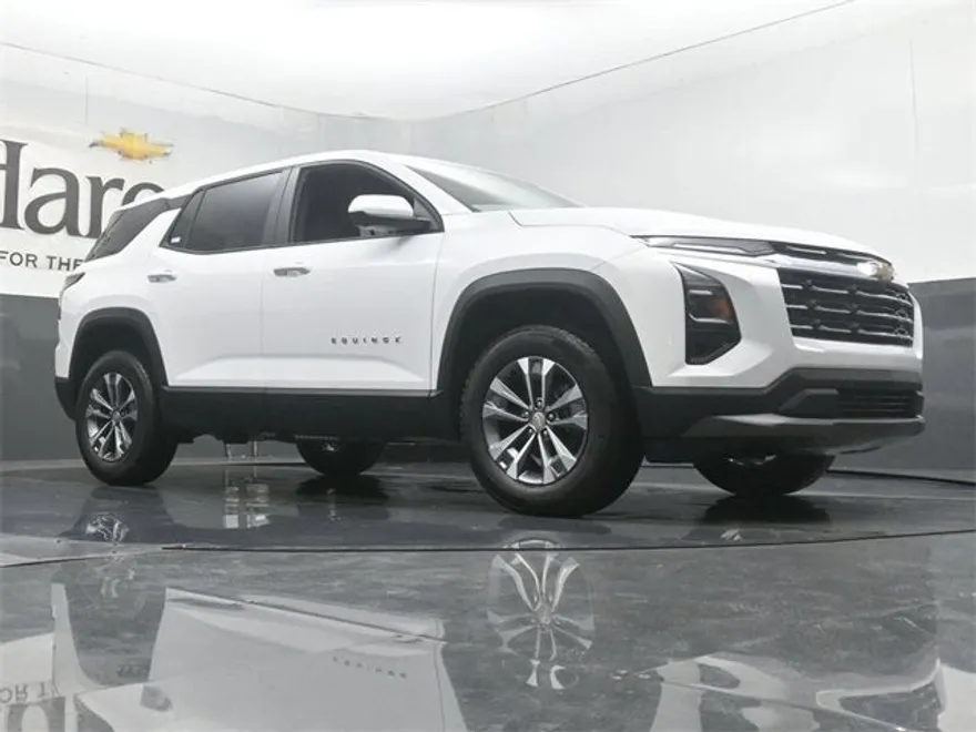 2026 Chevrolet Equinox LT photo 1