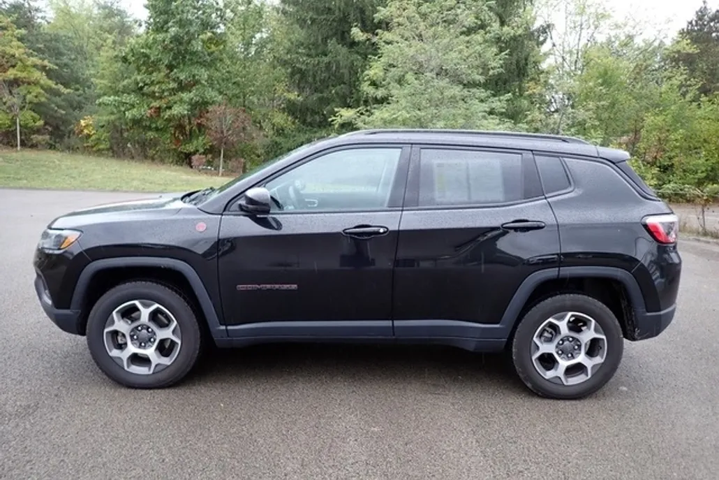 2022 Jeep Compass Trailhawk photo 1