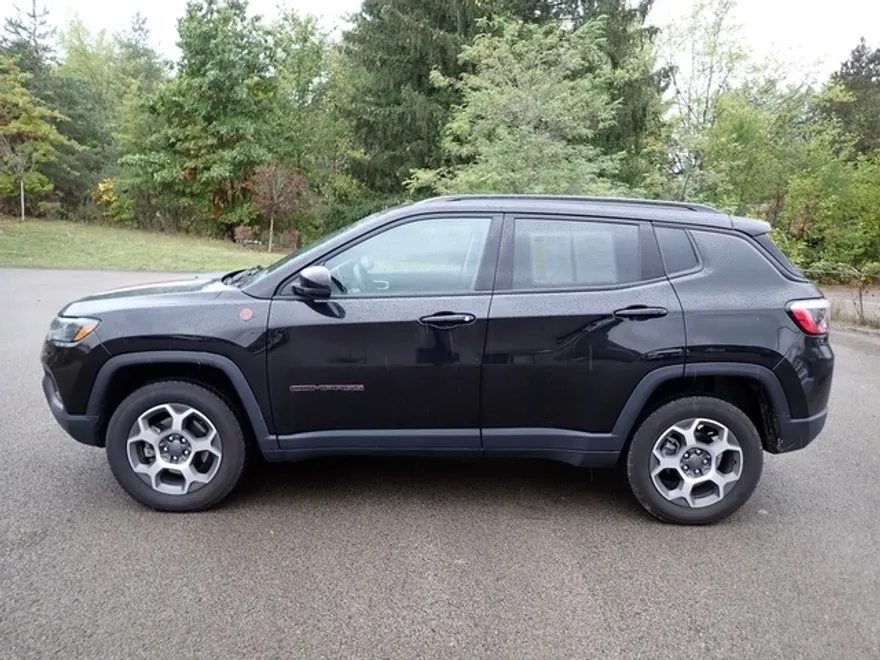 2022 Jeep Compass Trailhawk photo 1