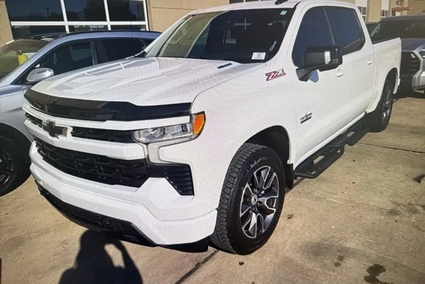 2024 Chevrolet Silverado 1500 RST photo 1