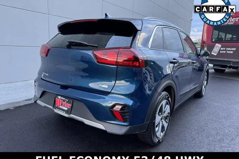 2022 Kia Niro LX photo 1