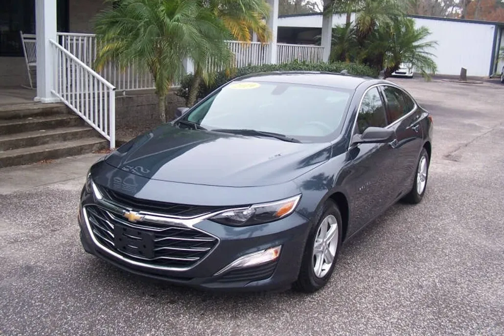 2019 Chevrolet Malibu LS photo 1
