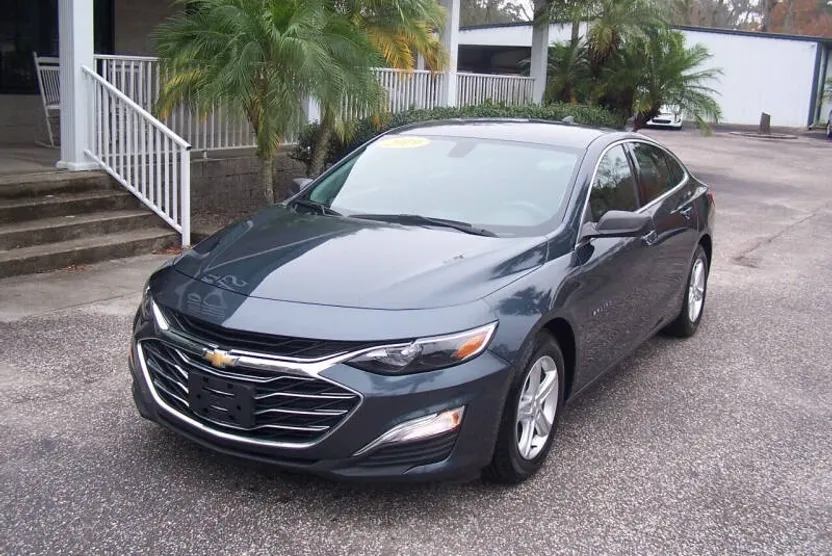 2019 Chevrolet Malibu LS photo 1