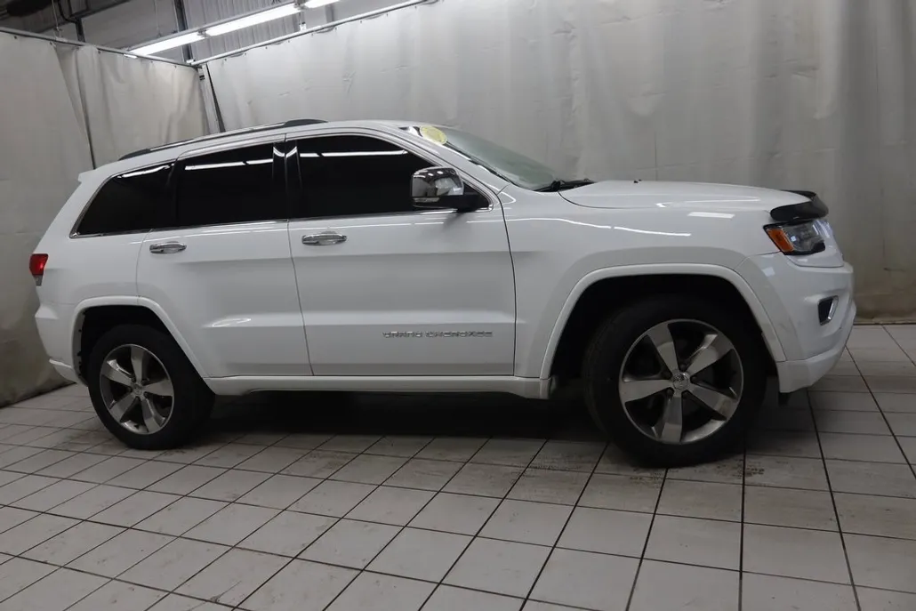 2016 Jeep Grand Cherokee Overland photo 1