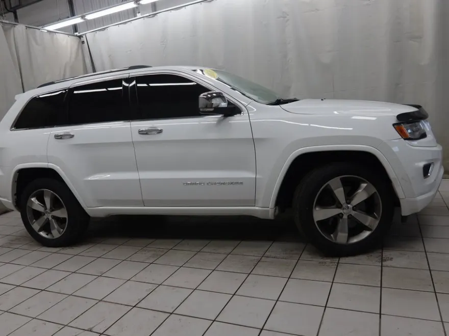 2016 Jeep Grand Cherokee Overland photo 1