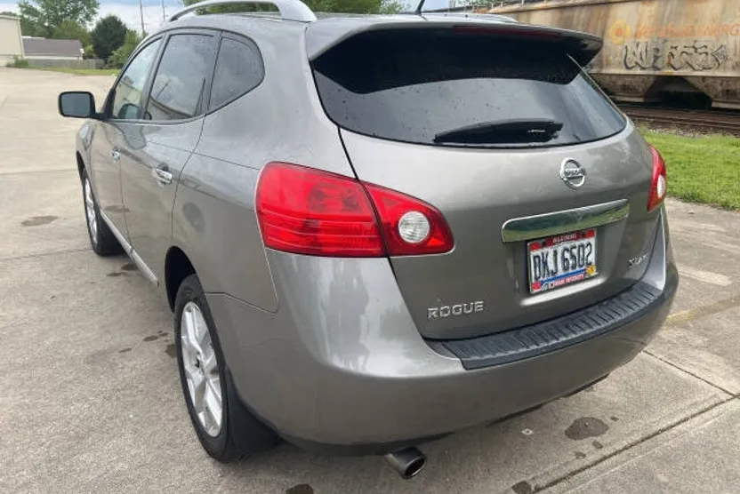 2012 Nissan Rogue SV SL photo 1
