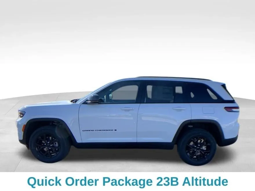 2025 Jeep Grand Cherokee Laredo photo 1