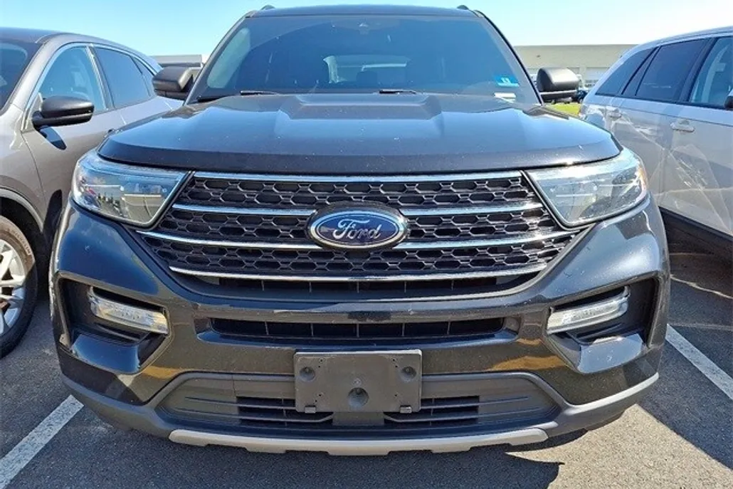 2020 Ford Explorer XLT photo 1