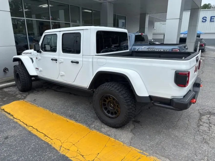 2025 Jeep Gladiator Mojave photo 1