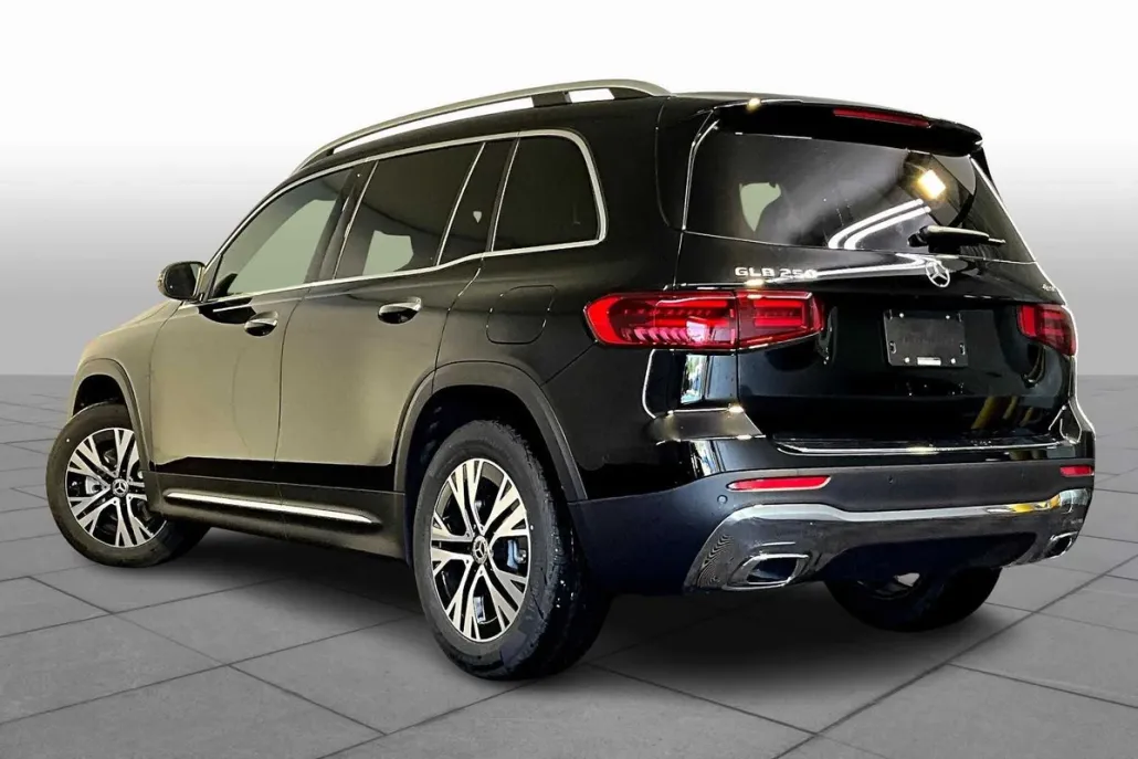 2025 Mercedes Benz GLB 250 4MATIC photo 1