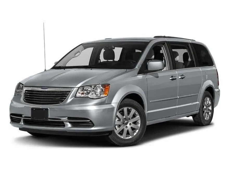 2016 Chrysler Town & Country Touring photo 1