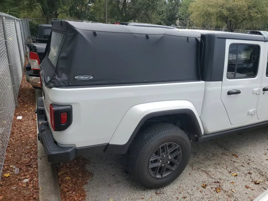 2024 Jeep Gladiator Sport S photo 1
