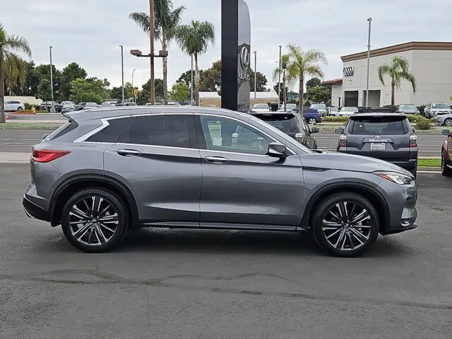 2022 Infiniti QX50 Luxe photo 1