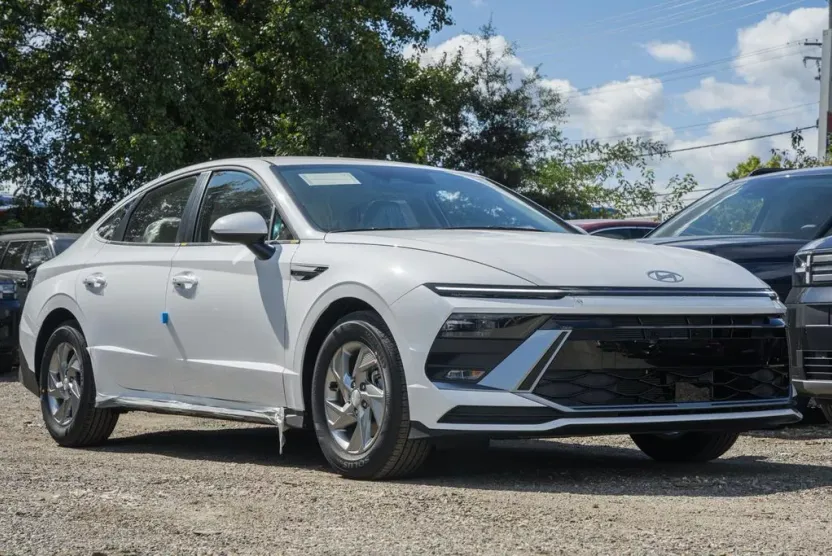 2026 Hyundai Sonata SE photo 1