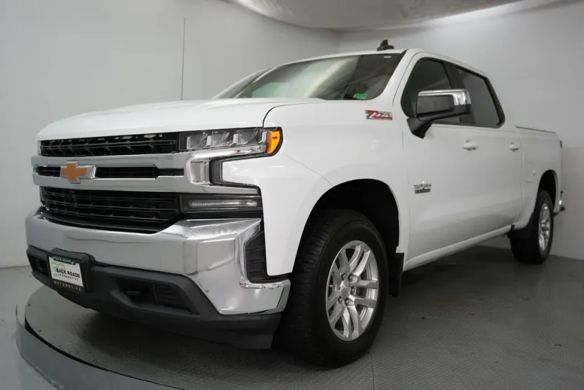 2019 Chevrolet Silverado 1500 LT photo 1