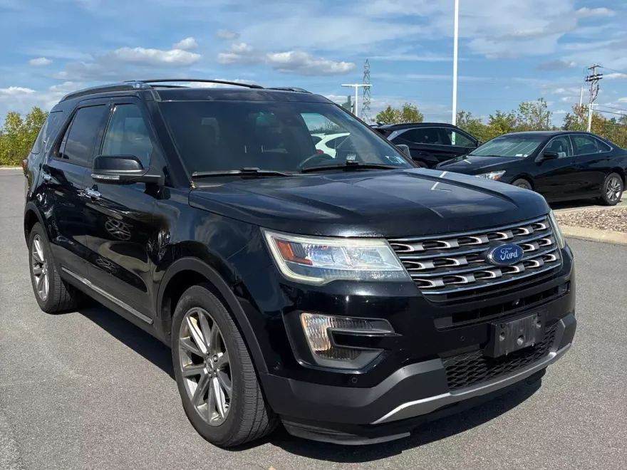 2016 Ford Explorer Limited photo 1