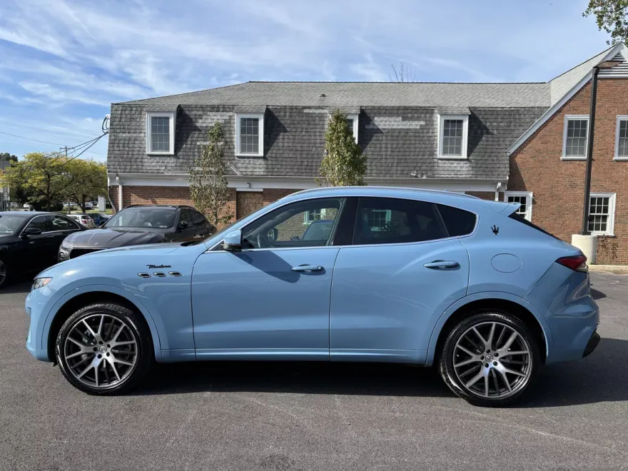 2022 Maserati Levante Modena photo 1