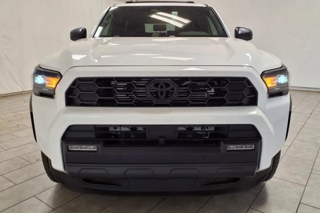 2025 Toyota 4Runner TRD Off-Road photo 1